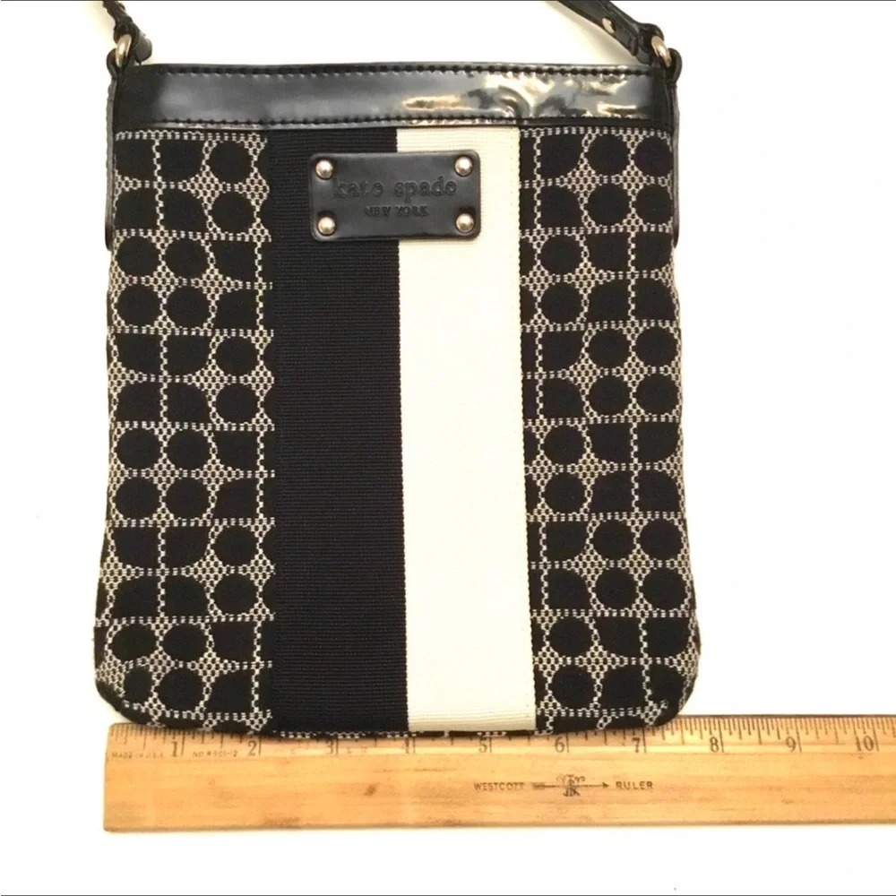 Vintage Kate Spade Dot Noel Crossbody Cream Canvas Patent Trim Classic Retro Bag